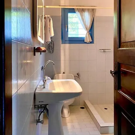 Elitas Lodge: Cosy Cycladic Outside Paroikia Holiday home