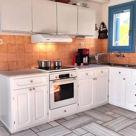 Elitas Lodge: Cosy Cycladic Outside Paroikia Holiday home