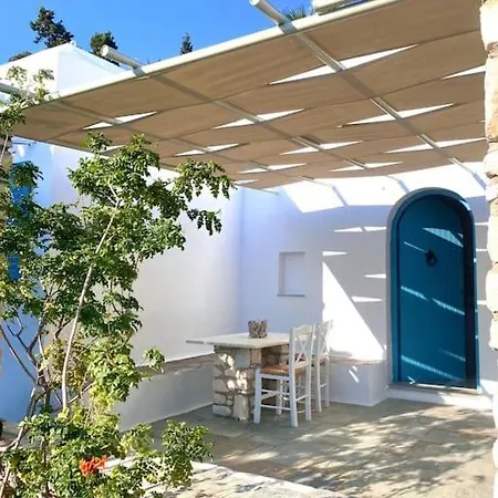 Elitas Lodge: Cosy Cycladic Outside Paroikia * Parikia (Paros)
