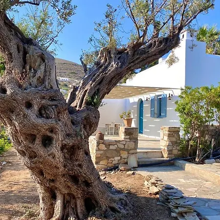 Elitas Lodge: Cosy Cycladic Outside Paroikia * Parikia (Paros)